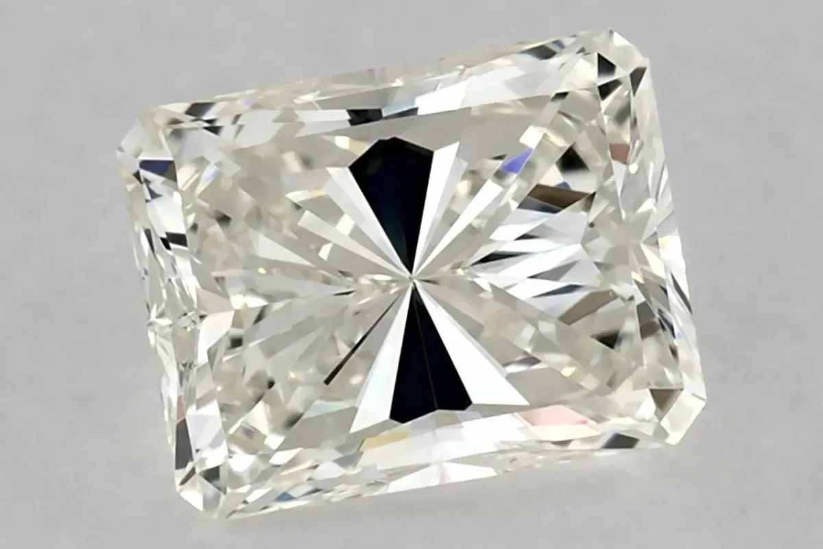 A radiant cut diamond showing the bow tie effect with a dark area across the middle.